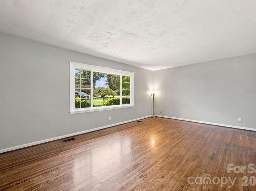 13128 Blacksmith Court, Matthews, NC 28105.  MLS# CAR4409935, YatesRealty ID 45947. 