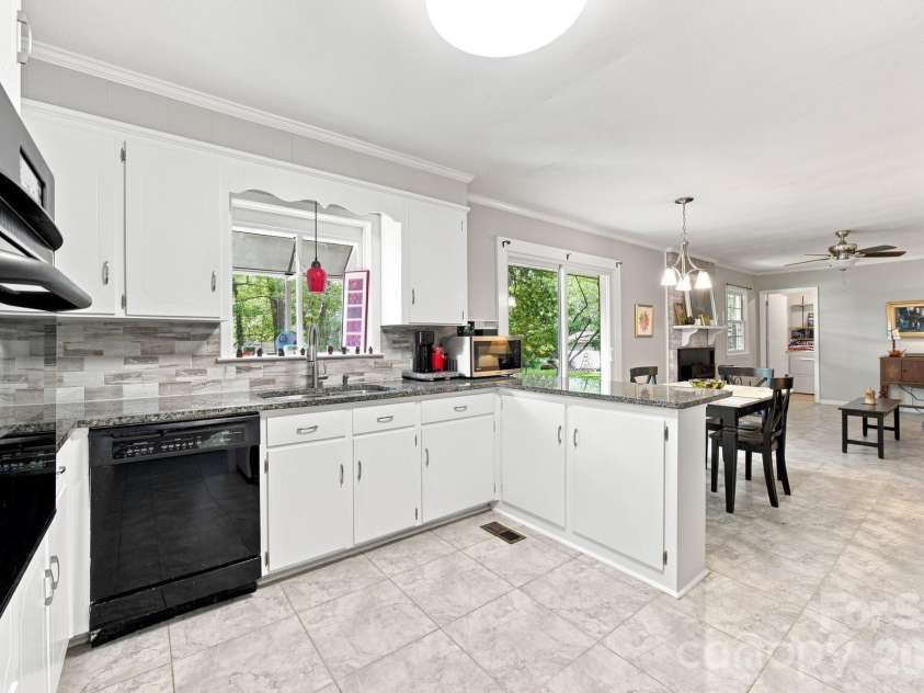 13128 Blacksmith Court, Matthews, NC 28105.  MLS# CAR4409935, YatesRealty ID 45947. 
