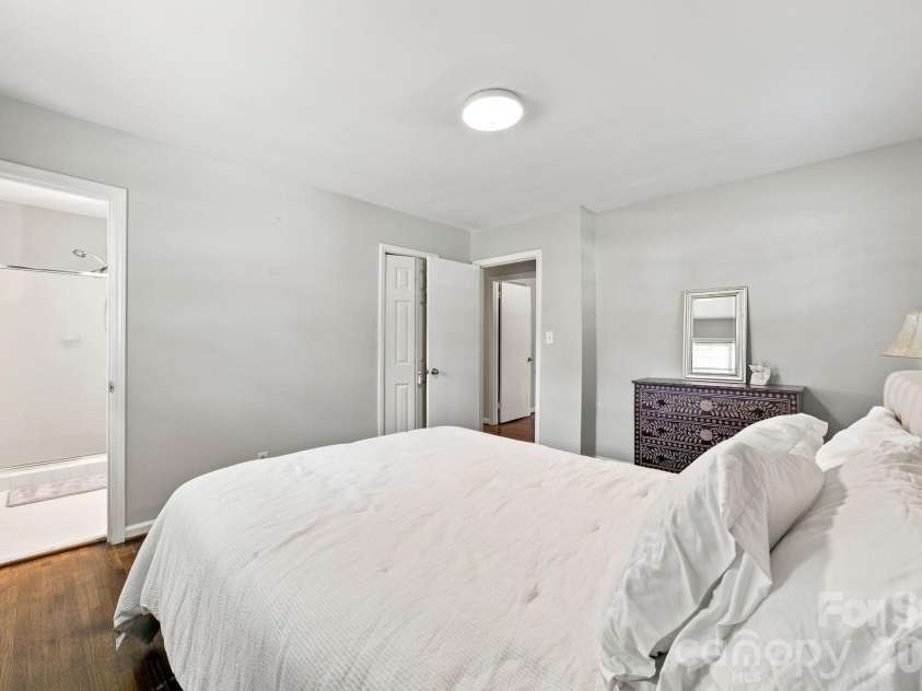 13128 Blacksmith Court, Matthews, NC 28105.  MLS# CAR4409935, YatesRealty ID 45947. 