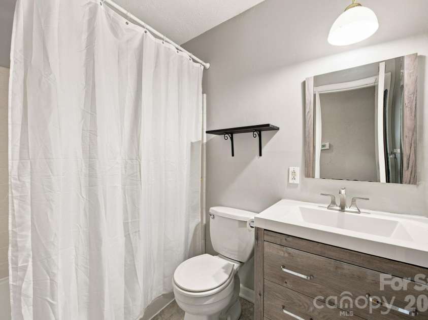 13128 Blacksmith Court, Matthews, NC 28105.  MLS# CAR4409935, YatesRealty ID 45947. 