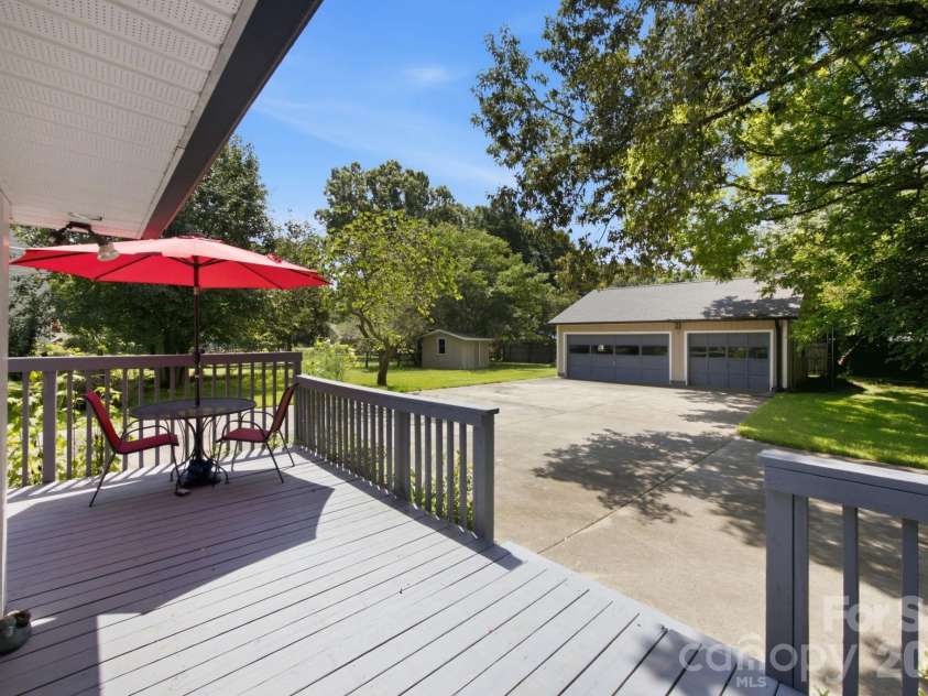 13128 Blacksmith Court, Matthews, NC 28105.  MLS# CAR4409935, YatesRealty ID 45947. 