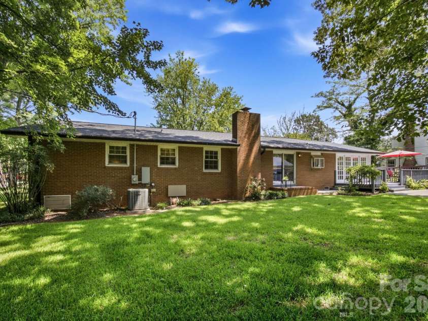 13128 Blacksmith Court, Matthews, NC 28105.  MLS# CAR4409935, YatesRealty ID 45947. 