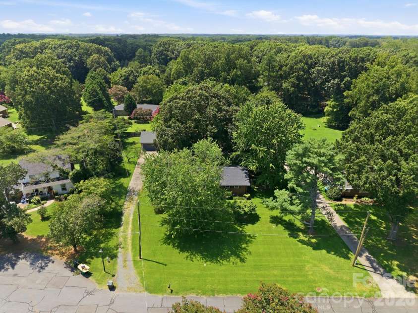 13128 Blacksmith Court, Matthews, NC 28105.  MLS# CAR4409935, YatesRealty ID 45947. 