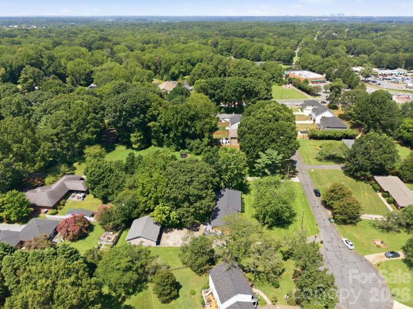 13128 Blacksmith Court, Matthews, NC 28105.  MLS# CAR4409935, YatesRealty ID 45947. 