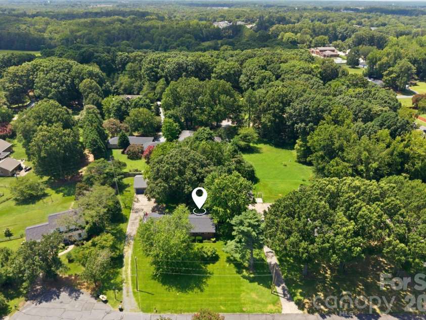 13128 Blacksmith Court, Matthews, NC 28105.  MLS# CAR4409935, YatesRealty ID 45947. 