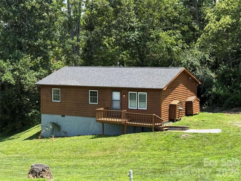 45 Ollie Weaver Road, Weaverville, NC 28787.  MLS# CAR4404840, YatesRealty ID 45949. 