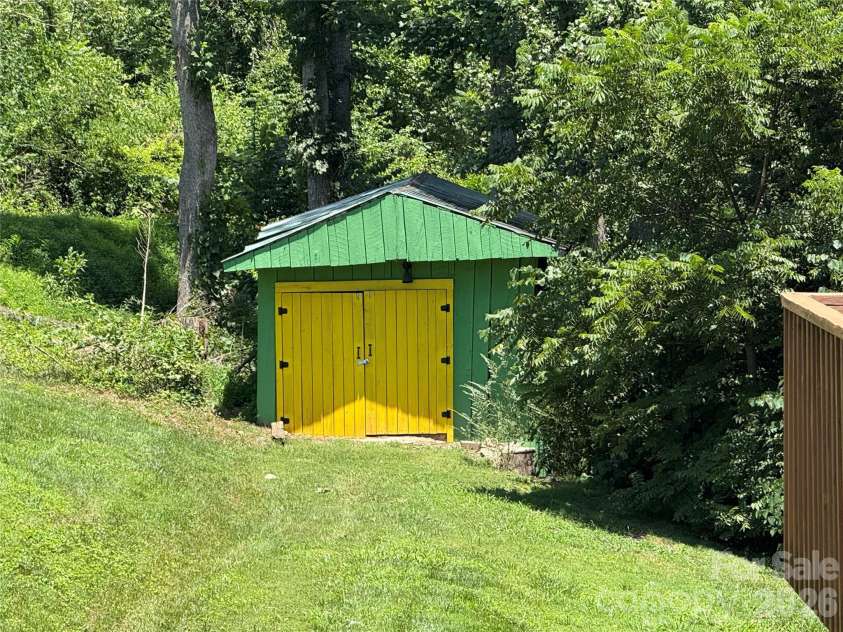 45 Ollie Weaver Road, Weaverville, NC 28787.  MLS# CAR4404840, YatesRealty ID 45949. 