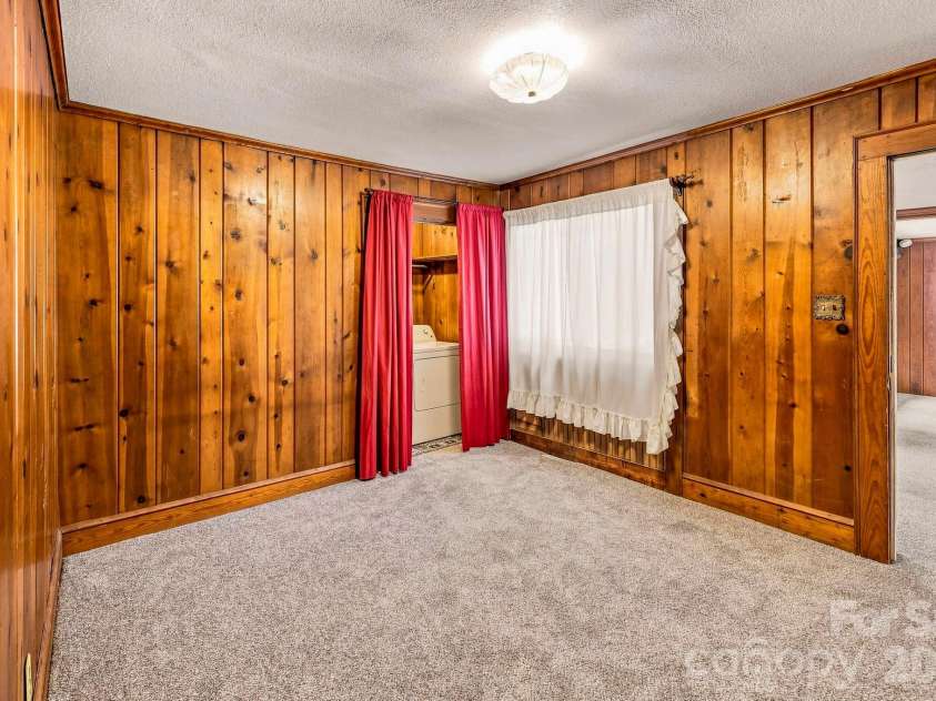 257 Maryland Drive, Forest City, NC 28043.  MLS# CAR4390677, YatesRealty ID 45950. Flex Space