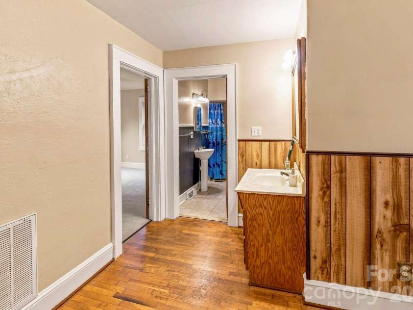 257 Maryland Drive, Forest City, NC 28043.  MLS# CAR4390677, YatesRealty ID 45950. Flex Space