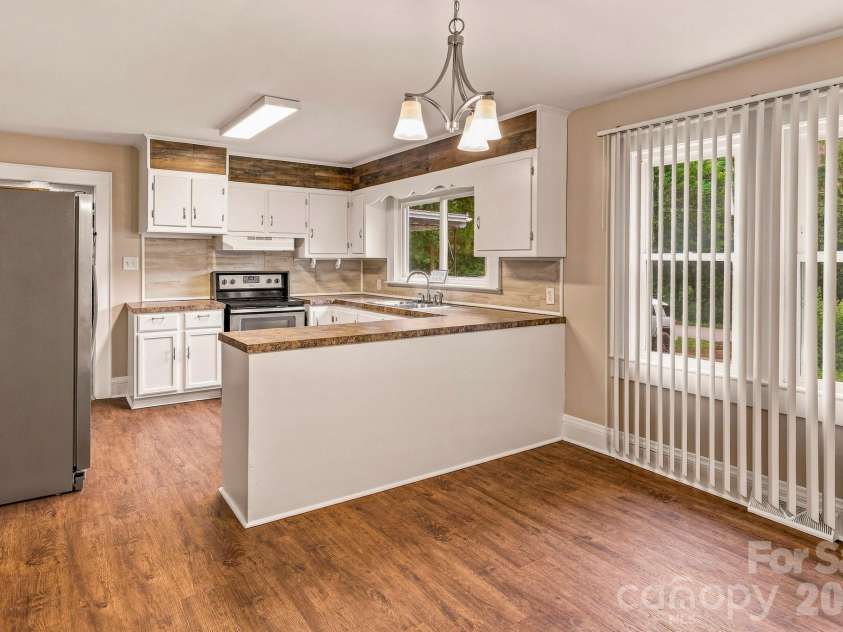 257 Maryland Drive, Forest City, NC 28043.  MLS# CAR4390677, YatesRealty ID 45950. Kitchen