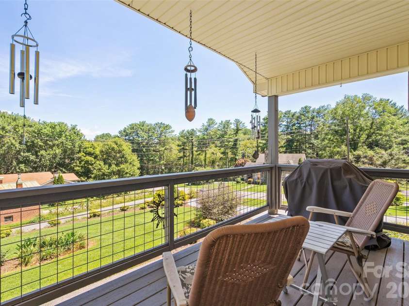 43 Thoren Court, Clyde, NC 28721.  MLS# CAR4415491, YatesRealty ID 45951. 