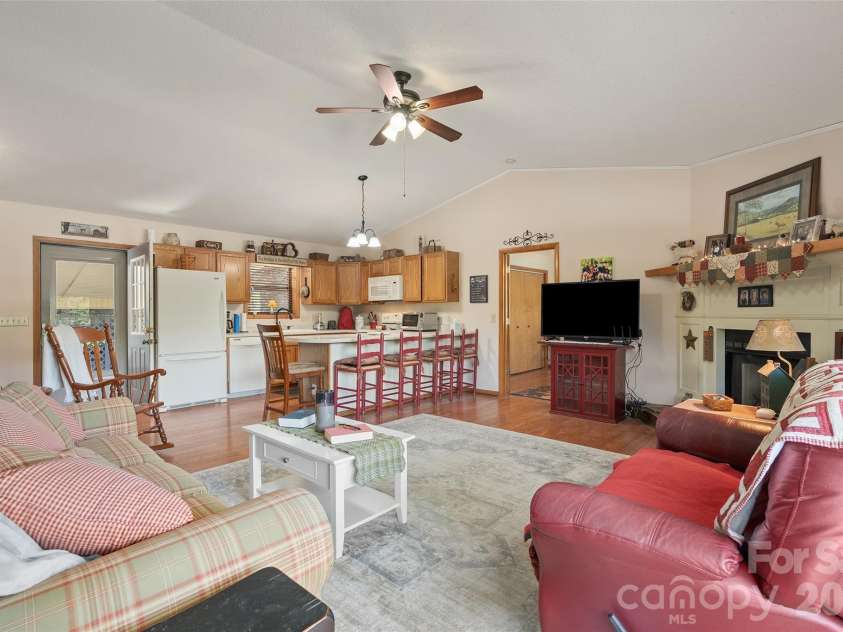 43 Thoren Court, Clyde, NC 28721.  MLS# CAR4415491, YatesRealty ID 45951. 