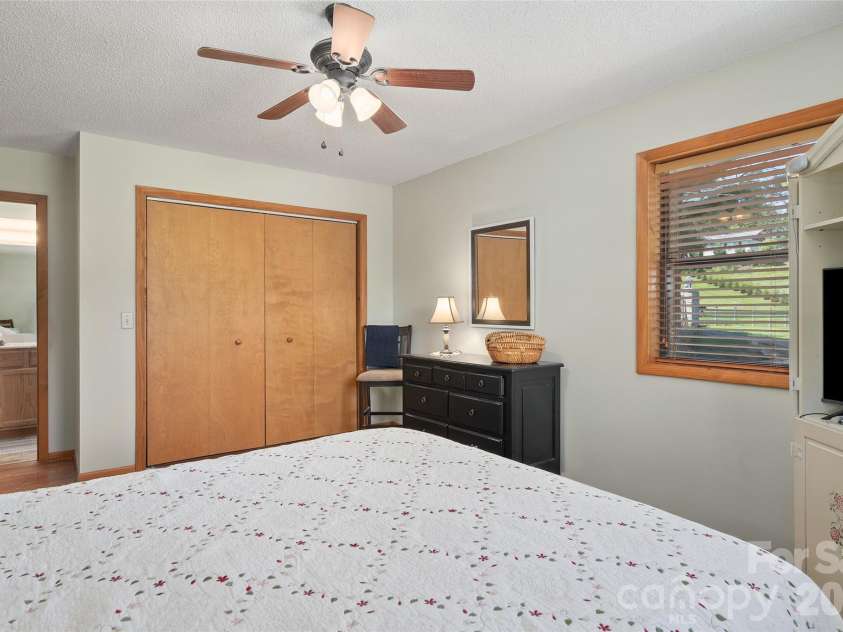 43 Thoren Court, Clyde, NC 28721.  MLS# CAR4415491, YatesRealty ID 45951. 