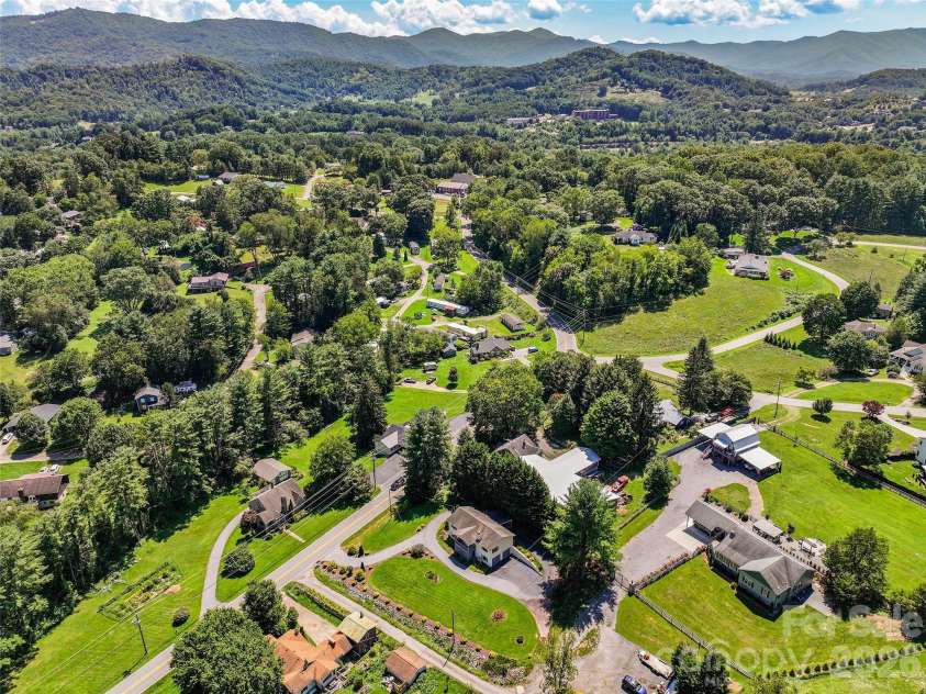 43 Thoren Court, Clyde, NC 28721.  MLS# CAR4415491, YatesRealty ID 45951. 