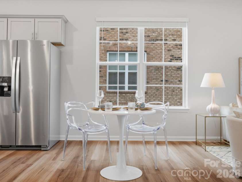 10126 Hemingway Place, Charlotte, NC 28227.  MLS# CAR4414926, YatesRealty ID 45952. Extra oversized end-unit windows