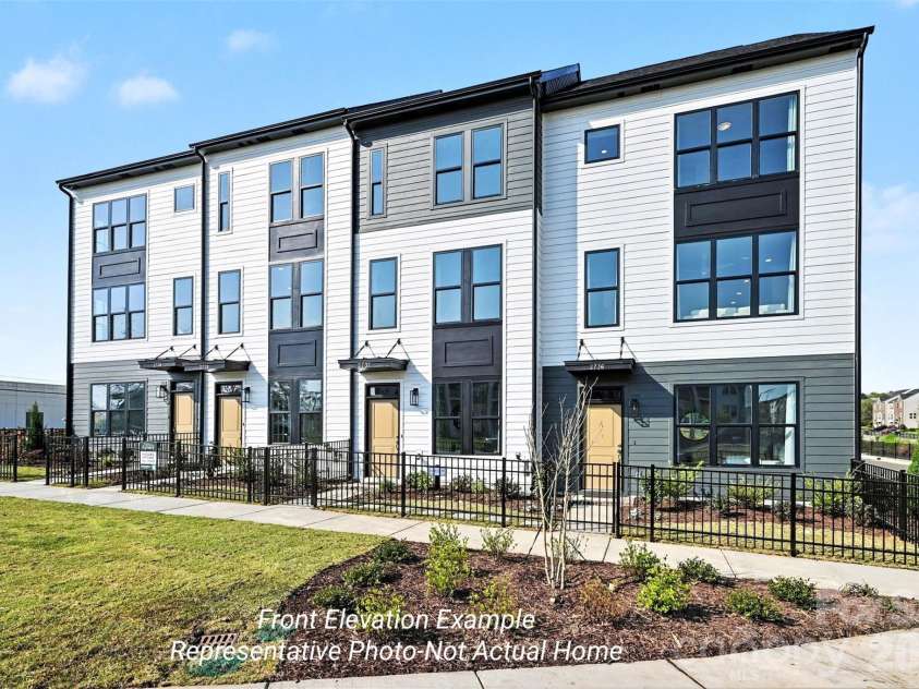3530 Faithful Lane, Charlotte, NC 28273.  MLS# CAR4414010, YatesRealty ID 45955. 