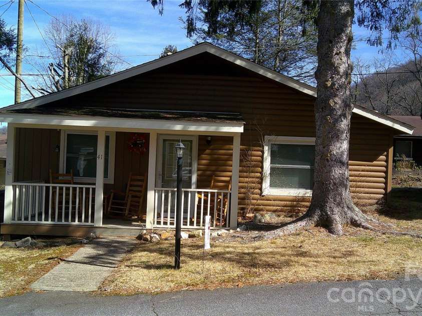 41 Shirdash Drive, Maggie Valley, NC 28751.  MLS# CAR4345252, YatesRealty ID 4596. 