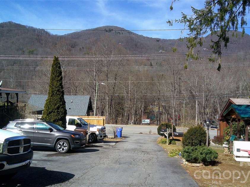 41 Shirdash Drive, Maggie Valley, NC 28751.  MLS# CAR4345252, YatesRealty ID 4596. 