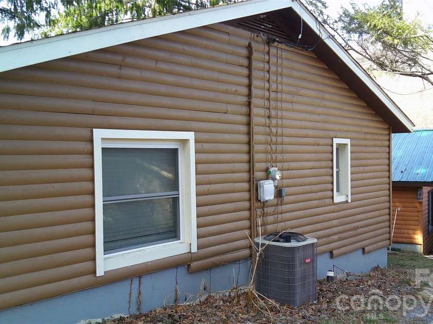 41 Shirdash Drive, Maggie Valley, NC 28751.  MLS# CAR4345252, YatesRealty ID 4596. 