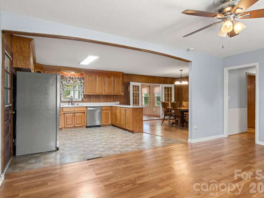 307 Somerset Drive, Kings Mountain, NC 28086.  MLS# CAR4406255, YatesRealty ID 45960. 