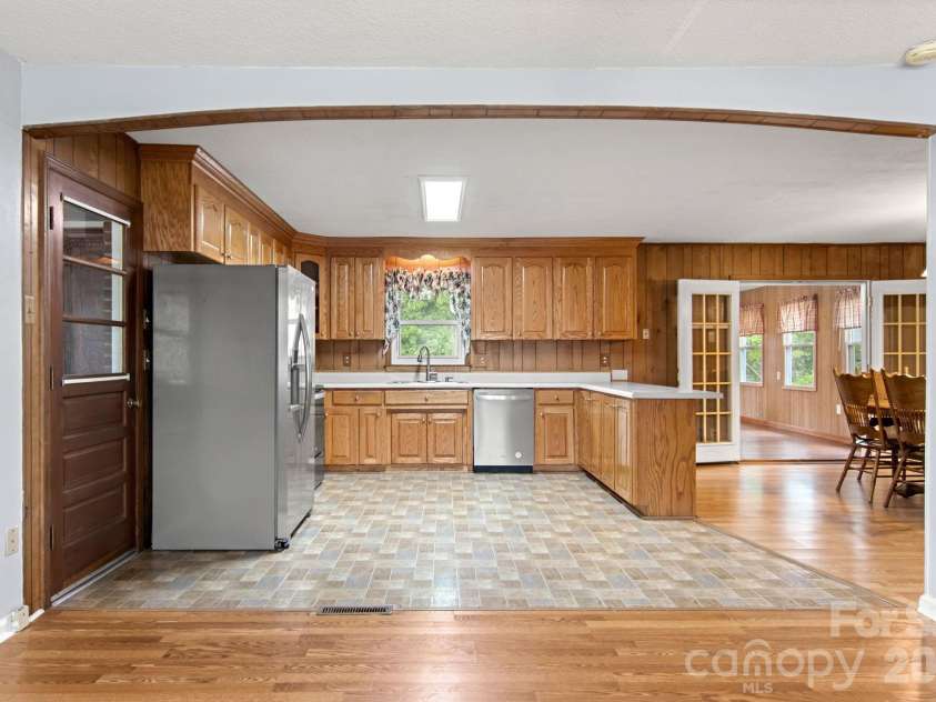 307 Somerset Drive, Kings Mountain, NC 28086.  MLS# CAR4406255, YatesRealty ID 45960. 