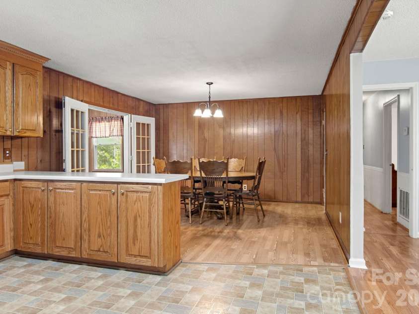 307 Somerset Drive, Kings Mountain, NC 28086.  MLS# CAR4406255, YatesRealty ID 45960. 