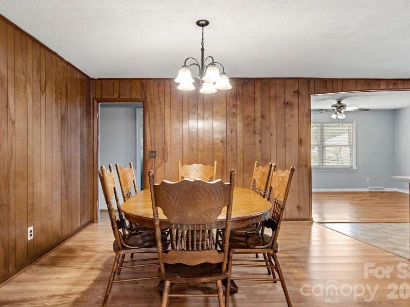 307 Somerset Drive, Kings Mountain, NC 28086.  MLS# CAR4406255, YatesRealty ID 45960. 