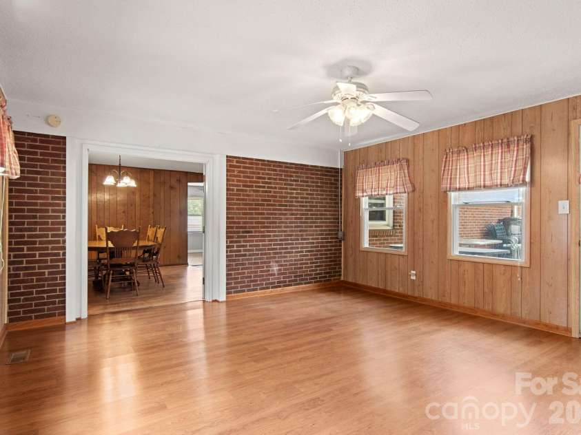 307 Somerset Drive, Kings Mountain, NC 28086.  MLS# CAR4406255, YatesRealty ID 45960. 