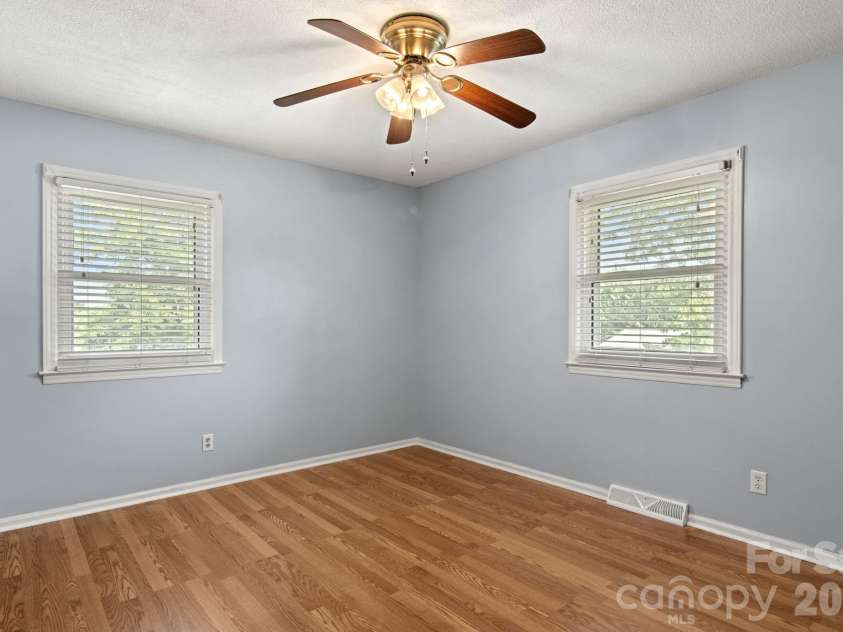 307 Somerset Drive, Kings Mountain, NC 28086.  MLS# CAR4406255, YatesRealty ID 45960. 