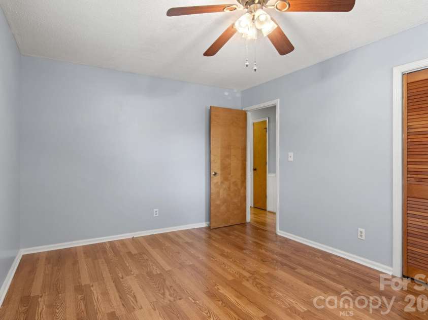 307 Somerset Drive, Kings Mountain, NC 28086.  MLS# CAR4406255, YatesRealty ID 45960. 