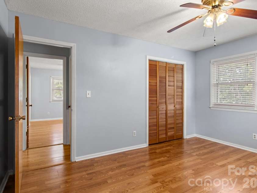 307 Somerset Drive, Kings Mountain, NC 28086.  MLS# CAR4406255, YatesRealty ID 45960. 