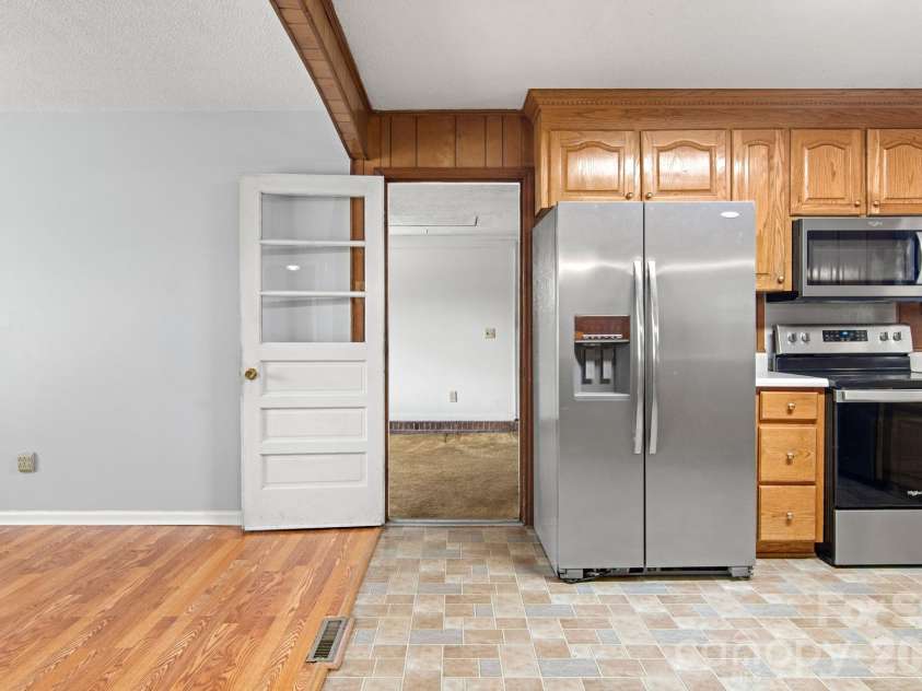 307 Somerset Drive, Kings Mountain, NC 28086.  MLS# CAR4406255, YatesRealty ID 45960. 