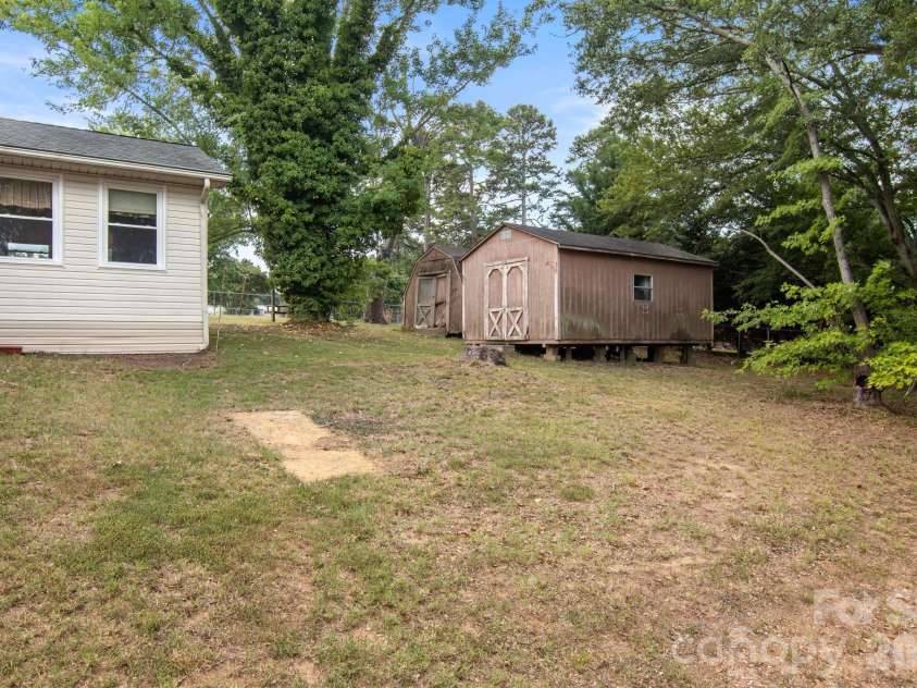 307 Somerset Drive, Kings Mountain, NC 28086.  MLS# CAR4406255, YatesRealty ID 45960. 