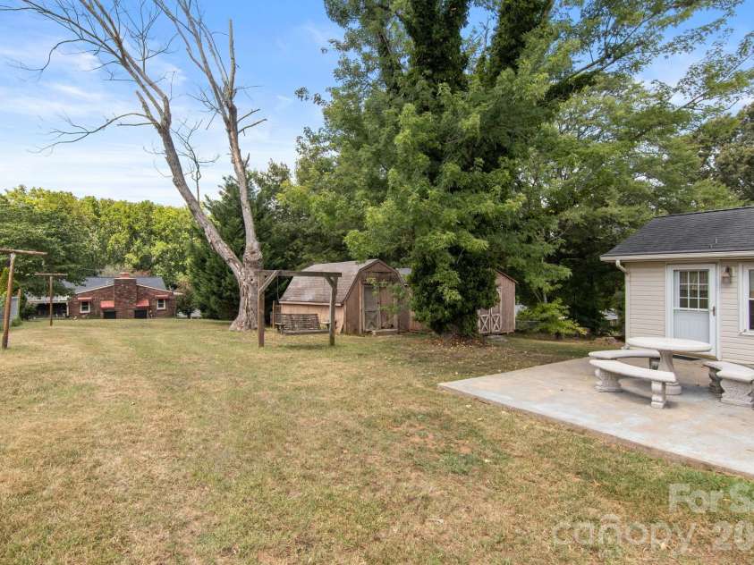 307 Somerset Drive, Kings Mountain, NC 28086.  MLS# CAR4406255, YatesRealty ID 45960. 