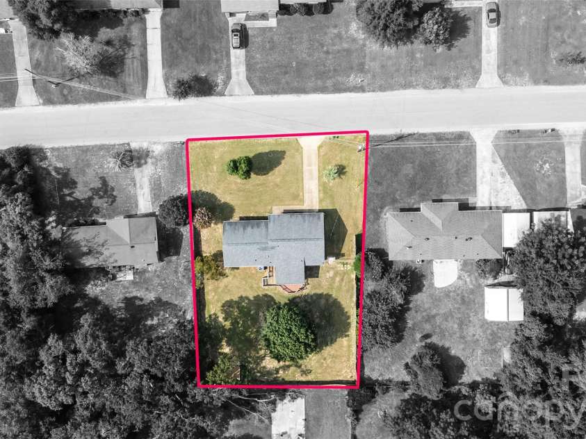 5426 Oakcrest Road, Sumter, SC 29154.  MLS# CAR4412040, YatesRealty ID 45961. 