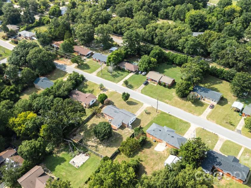 5426 Oakcrest Road, Sumter, SC 29154.  MLS# CAR4412040, YatesRealty ID 45961. 