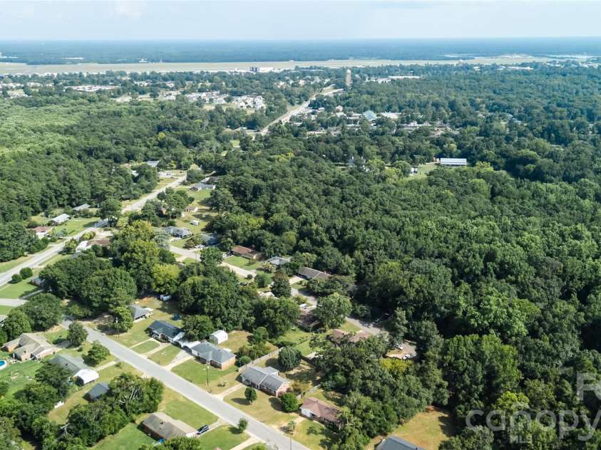 5426 Oakcrest Road, Sumter, SC 29154.  MLS# CAR4412040, YatesRealty ID 45961. 