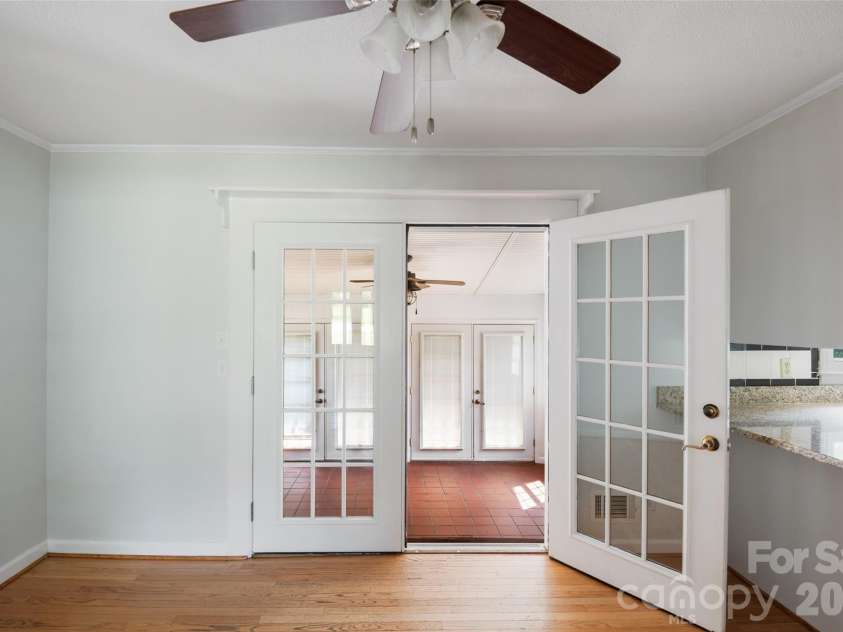 5426 Oakcrest Road, Sumter, SC 29154.  MLS# CAR4412040, YatesRealty ID 45961. 