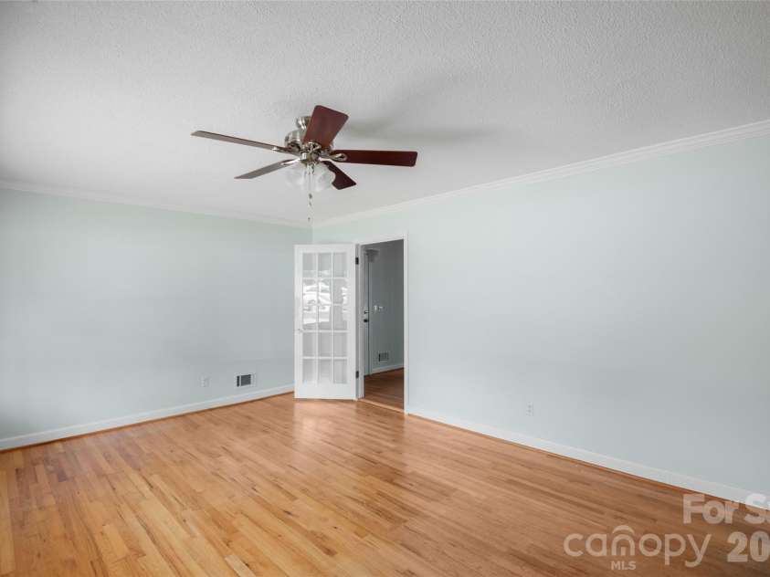 5426 Oakcrest Road, Sumter, SC 29154.  MLS# CAR4412040, YatesRealty ID 45961. 