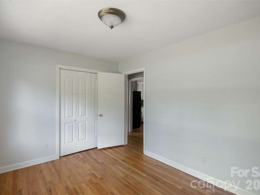 5426 Oakcrest Road, Sumter, SC 29154.  MLS# CAR4412040, YatesRealty ID 45961. 