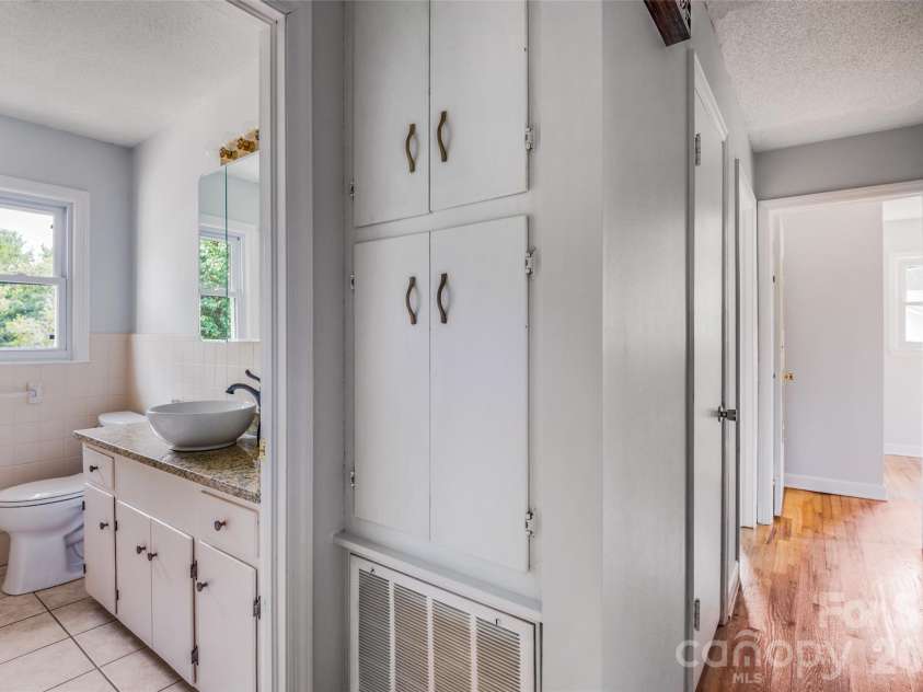 5426 Oakcrest Road, Sumter, SC 29154.  MLS# CAR4412040, YatesRealty ID 45961. 