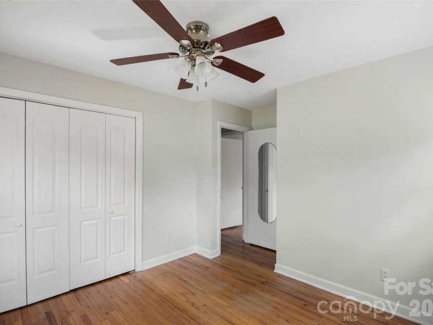 5426 Oakcrest Road, Sumter, SC 29154.  MLS# CAR4412040, YatesRealty ID 45961. 