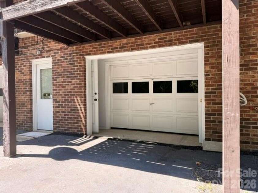 116 Falling Waters Road, Hendersonville, NC 28792.  MLS# CAR4416579, YatesRealty ID 45962. 