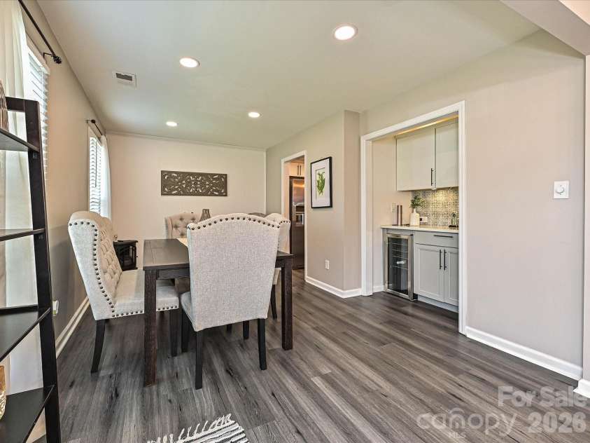 8069 Regent Park Lane, Charlotte, NC 28210.  MLS# CAR4415481, YatesRealty ID 45964. 