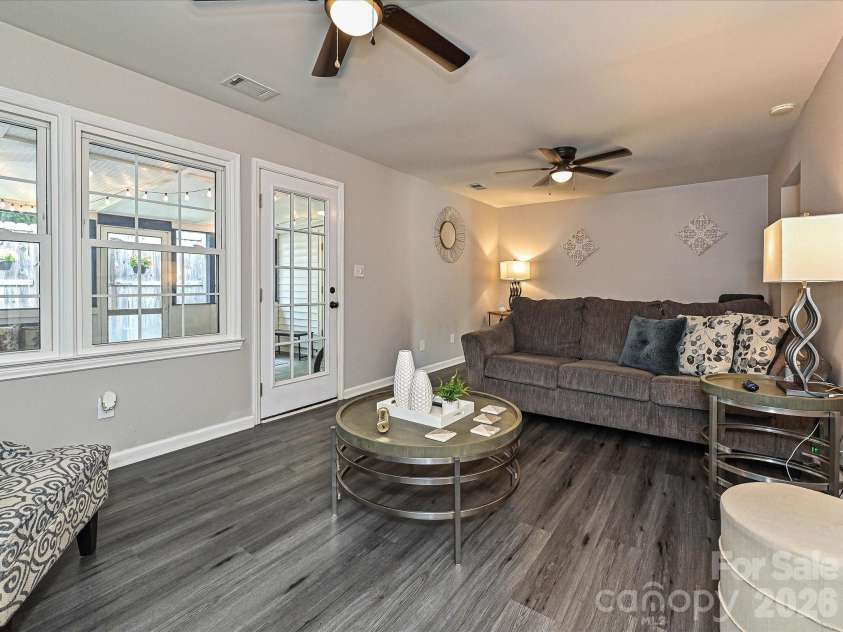 8069 Regent Park Lane, Charlotte, NC 28210.  MLS# CAR4415481, YatesRealty ID 45964. 