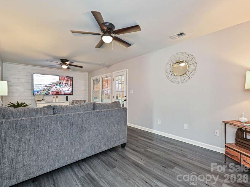 8069 Regent Park Lane, Charlotte, NC 28210.  MLS# CAR4415481, YatesRealty ID 45964. 