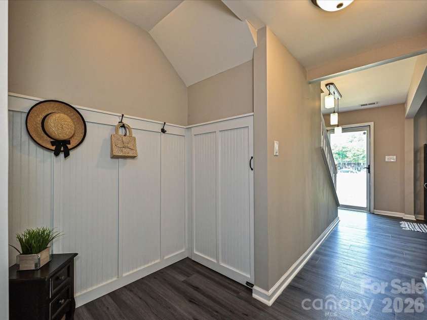 8069 Regent Park Lane, Charlotte, NC 28210.  MLS# CAR4415481, YatesRealty ID 45964. 