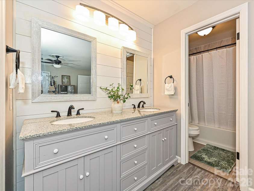 8069 Regent Park Lane, Charlotte, NC 28210.  MLS# CAR4415481, YatesRealty ID 45964. 