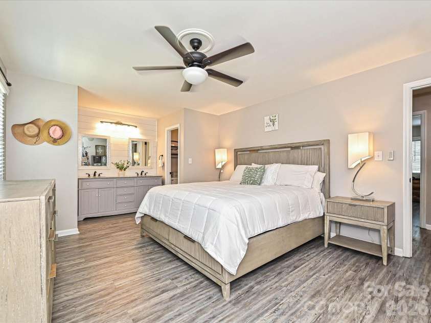 8069 Regent Park Lane, Charlotte, NC 28210.  MLS# CAR4415481, YatesRealty ID 45964. 