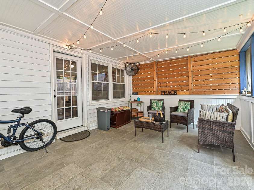 8069 Regent Park Lane, Charlotte, NC 28210.  MLS# CAR4415481, YatesRealty ID 45964. 